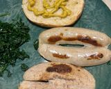 Foto del passaggio 2 della ricetta Panino con Bierbratwurst e Senape Selvatica
