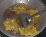 Foto langkah ke 2 dari resep Bakwan jagung ayam keju yang gurih.