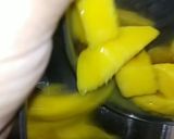 A picture of step 3 of Mango custard.