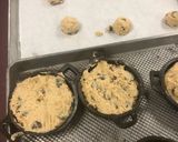 A picture of step 5 of Toll house cookie Sunday / chocolate chip cookies.