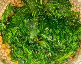 Foto del paso 2 de la receta: EMPANADA DE 🥬ESPINACA🥬 Y 🌽CHOCLO🌽