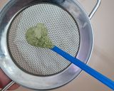 Foto del paso 3 de la receta: Yogur con iniciador de leche de búfala al matcha con avellanas 🍵