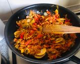Foto del paso 3 de la receta: Briwat rellenas con verduras y atún🥟🥠
