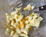 Foto del paso 1 de la receta: Galletitas de maicena y leche condensada sabor naranja