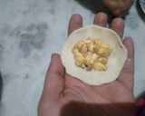 A picture of step 10 of Paneer Momo.