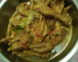 Foto langkah ke 2 dari resep Ceker ayam pedas.