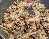 Foto del paso 4 de la receta: Risotto de champiñones con jamón y huevo