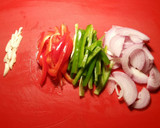 Foto del paso 1 de la receta: Espaguetis en salsa caprichosa