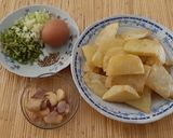 Foto langkah ke 2 dari resep Persatuan Kentang dan Telur (Perkedel).
