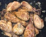 Foto del paso 2 de la receta Pollo de corral con castañas y rebozuelos