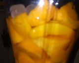 A picture of step 2 of Mango juice.