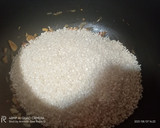 Foto del paso 4 de la receta: Meloso de arroz y setas con gambas al ajillo