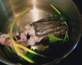 Foto del paso 1 de la receta: Merluza en salsa verde
