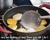 A picture of step 5 of Pani puri recipe step by step teekha pani boondi imli gud chutne.