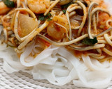 Foto del paso 6 de la receta: Noodles con gambas y angurinhas