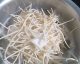 A picture of step 1 of Veg Hakka Noodles.