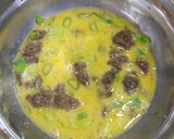 Foto langkah ke 1 dari resep Khai Jiao Nuea Sab (ไข่เจียวเนื้อสับ).