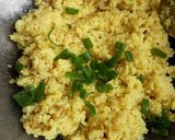 Foto langkah ke 4 dari resep Nasi Goreng Kunyit.