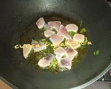 Foto del passaggio 2 della ricetta Pennette con Tonno fresco