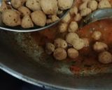 A picture of step 5 of Besan Mongra Curry.
