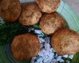 A picture of step 1 of Pani puri.