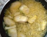 A picture of step 2 of Khatti meethi kairi ki chatni.