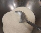 A picture of step 1 of Rava upma.