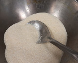 A picture of step 1 of Rava upma.