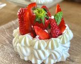 Une image de l'étape 7 de Pavlova fraise.
