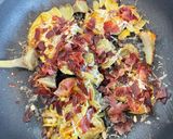 Foto del paso 4 de la receta: Flores de Alcachofas con Brie, Lomo Ibérico y Parmesano