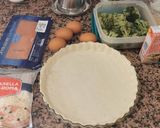 Foto del paso 2 de la receta: Quiche de brócoli, salmón y cebolla caramelizada