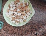 A picture of step 3 of Besan ka halwa.