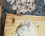 Foto del paso 1 de la receta: Tarta sin masa de pollo reciclado y vegetales. Cena light!