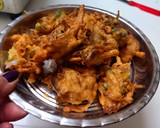 कैप्शिकम अनियन क्रिस्प पकौड़ा(Capsicum onion crispy pakoda recipe in hindi) रेसिपी चरण 3 फोटो