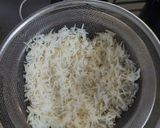 A picture of step 2 of Maggi Noodles Sizzler.