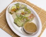 Foto langkah ke 3 dari resep Vietnamese Spring Roll.