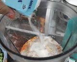Foto langkah ke 2 dari resep Nuget Ayam Brokoli Wortel.