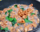 รูปขั้นตอนการทำที่ 2 ของ น้ำพริกหนังไก่กรอบ