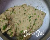 A picture of step 2 of Dill Capsicum Parathas.
