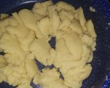 Foto del paso 4 de la receta: Croquembouche (masa choux y crema pastelera)