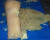 Foto del paso 1 de la receta: Bifes de pollo rellenos con queso
