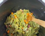 Une image de l'étape 3 de Petits légumes aux lardons.