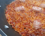 Foto del paso 7 de la receta: Fideuá de calamar y salchichas