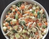 Foto del paso 3 de la receta: Ensalada de pollo con tostadas de pan al ajillo.