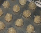 Foto langkah ke 7 dari resep Cheese Ball Crackers.