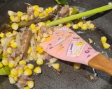 Foto langkah ke 2 dari resep Tumis cumi asin.