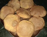 A picture of step 4 of Aloo kachori.