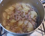 A picture of step 5 of Easy and Delicious! Sweet and Spicy Pork Belly with Daikon.