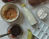 A picture of step 1 of Chocolate banana and almond smoothie.