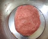 A picture of step 4 of Beetroot lachcha paratha.